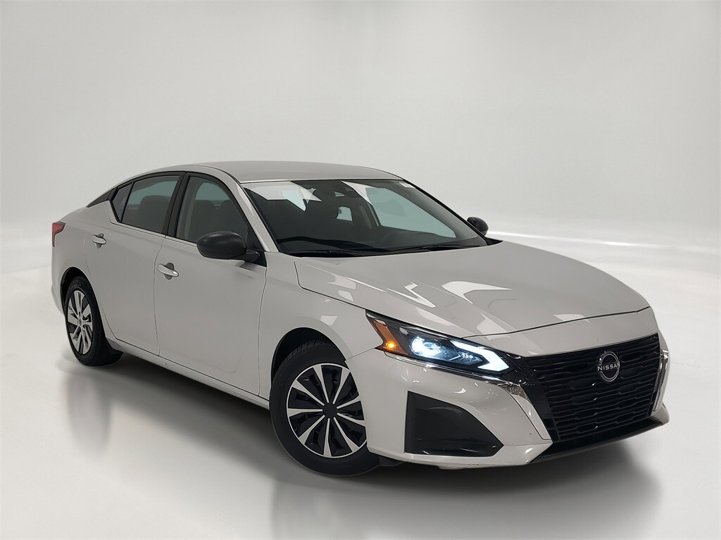 Used 2024 Nissan Altima S with VIN 1N4BL4BV0RN340688 for sale in Calumet City, IL