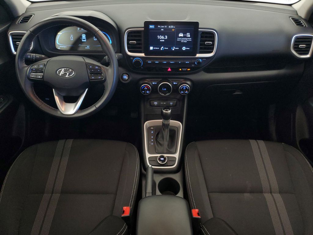 2025 Hyundai Venue SEL - Photo 14