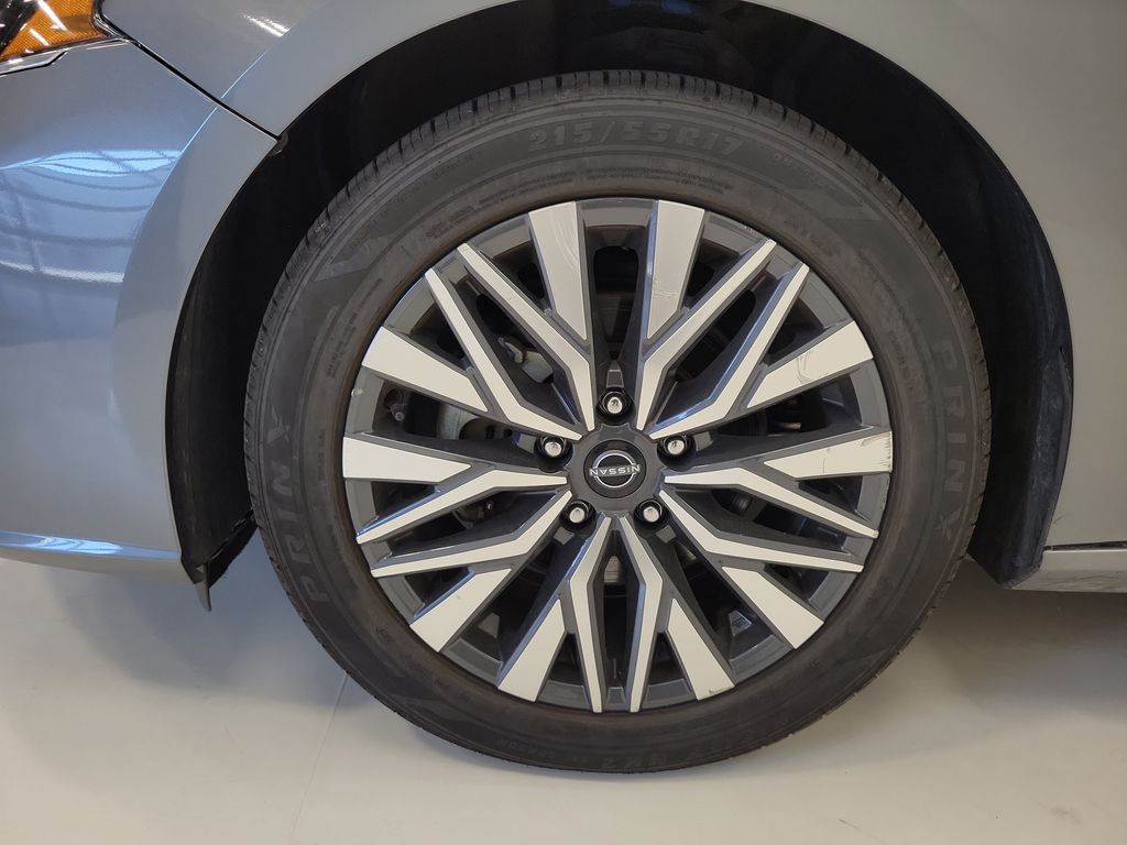 2024 Nissan Altima SV - Photo 8