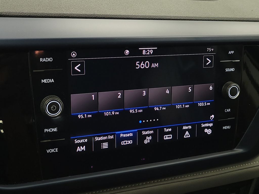 2024 Volkswagen Taos SE - Photo 18