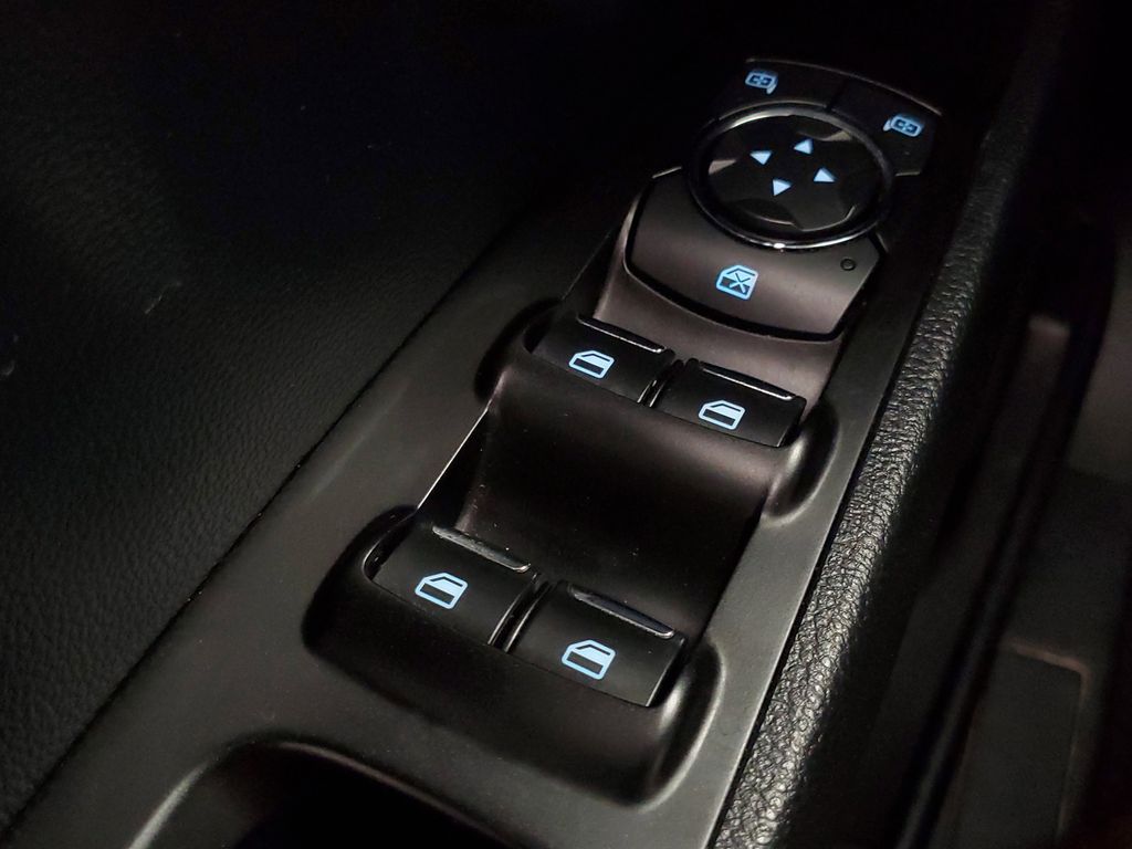 2018 Ford Fusion SE - Photo 15