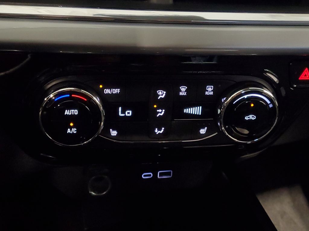 2025 Chevrolet Trax LT - Photo 19