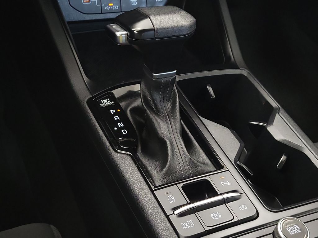 2025 Kia K5 LXS - Photo 24