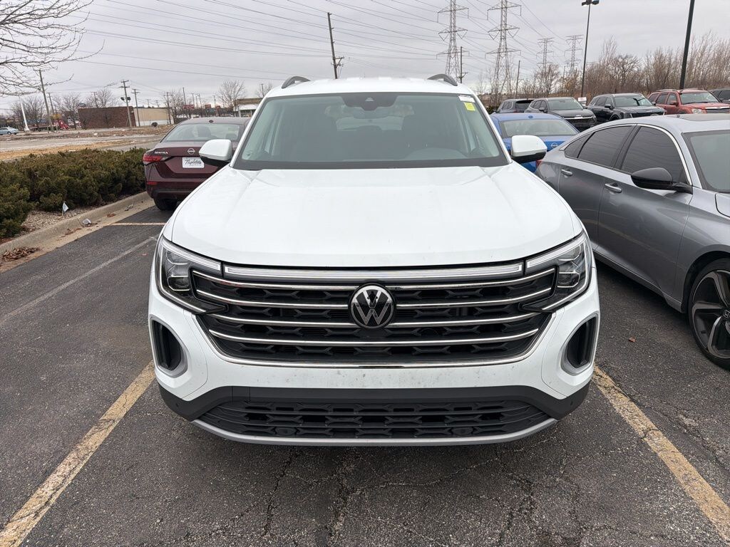 Used 2025 Volkswagen Atlas 2.0T SE w/Technology SUV