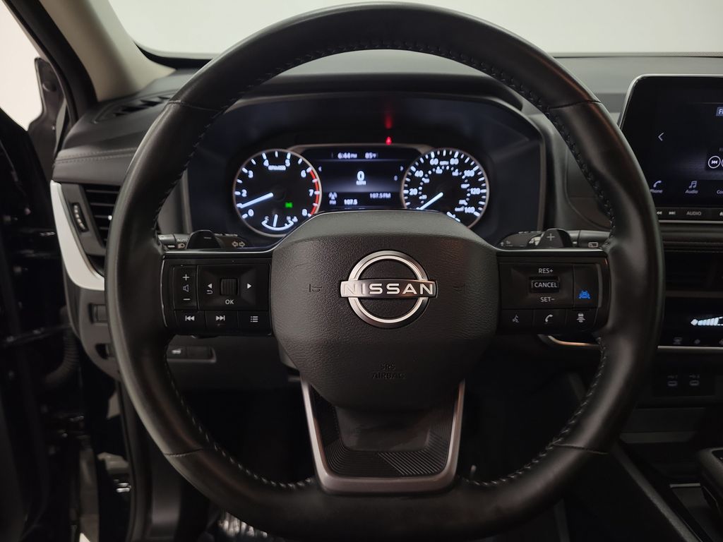 2025 Nissan Rogue SV - Photo 14
