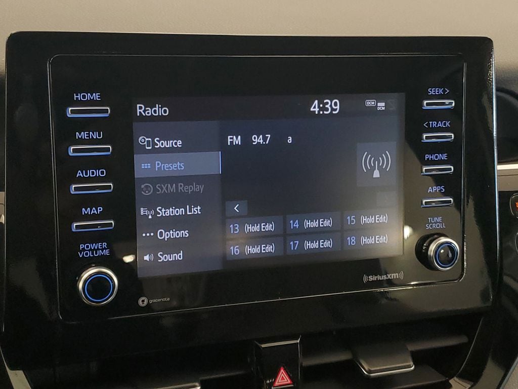 2023 Toyota Camry SE - Photo 19