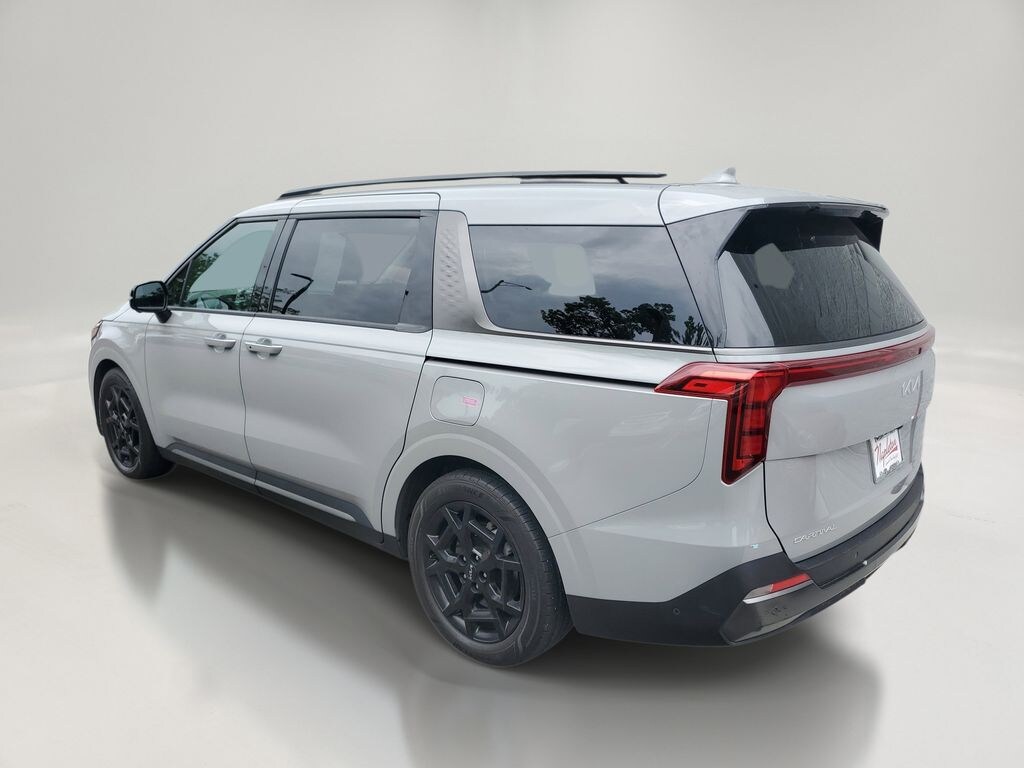 Used 2025 Kia Carnival SX Van Passenger Van