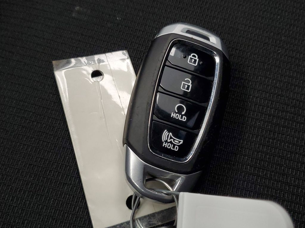 2025 Hyundai Venue SEL - Photo 26