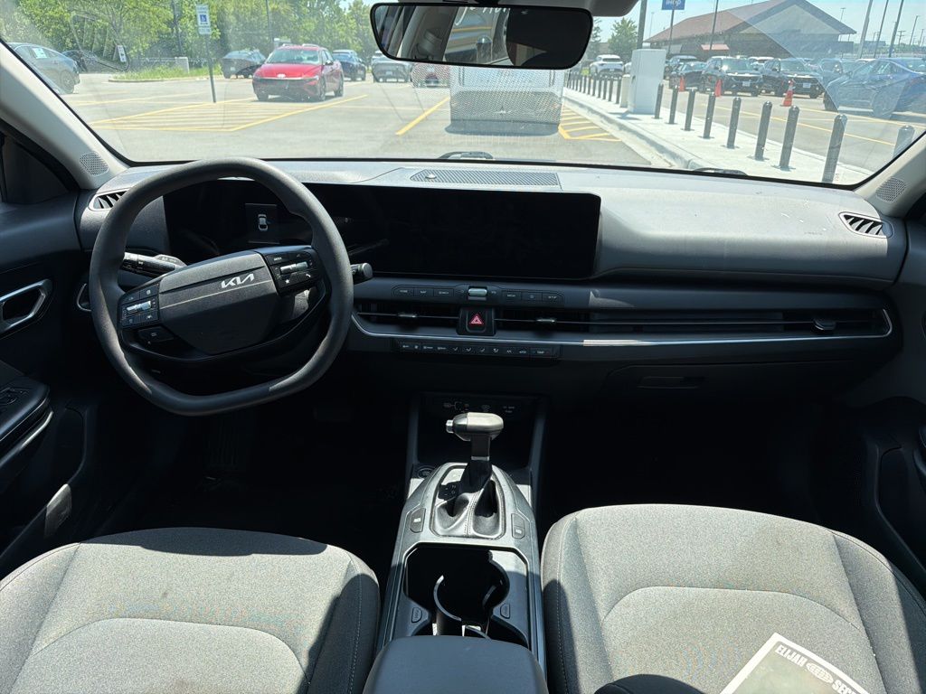 2025 Kia K4 LXS - Photo 6
