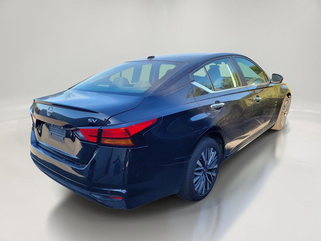 Used 2024 Nissan Altima SV with VIN 1N4BL4DVXRN377387 for sale in Lansing, IL