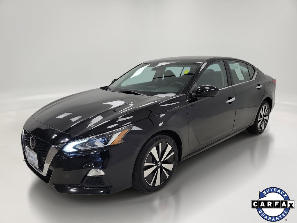 Used 2021 Nissan Altima SV with VIN 1N4BL4DV6MN387052 for sale in Lansing, IL