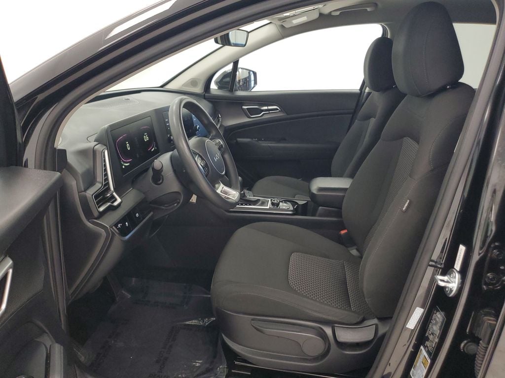 2024 Kia Sportage LX - Photo 11