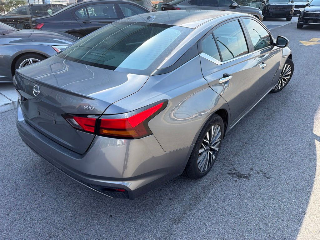 2024 Nissan Altima SV - Photo 6