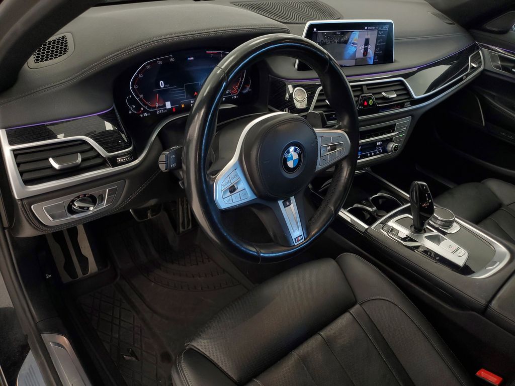 2022 BMW 7 Series 740i - Photo 12