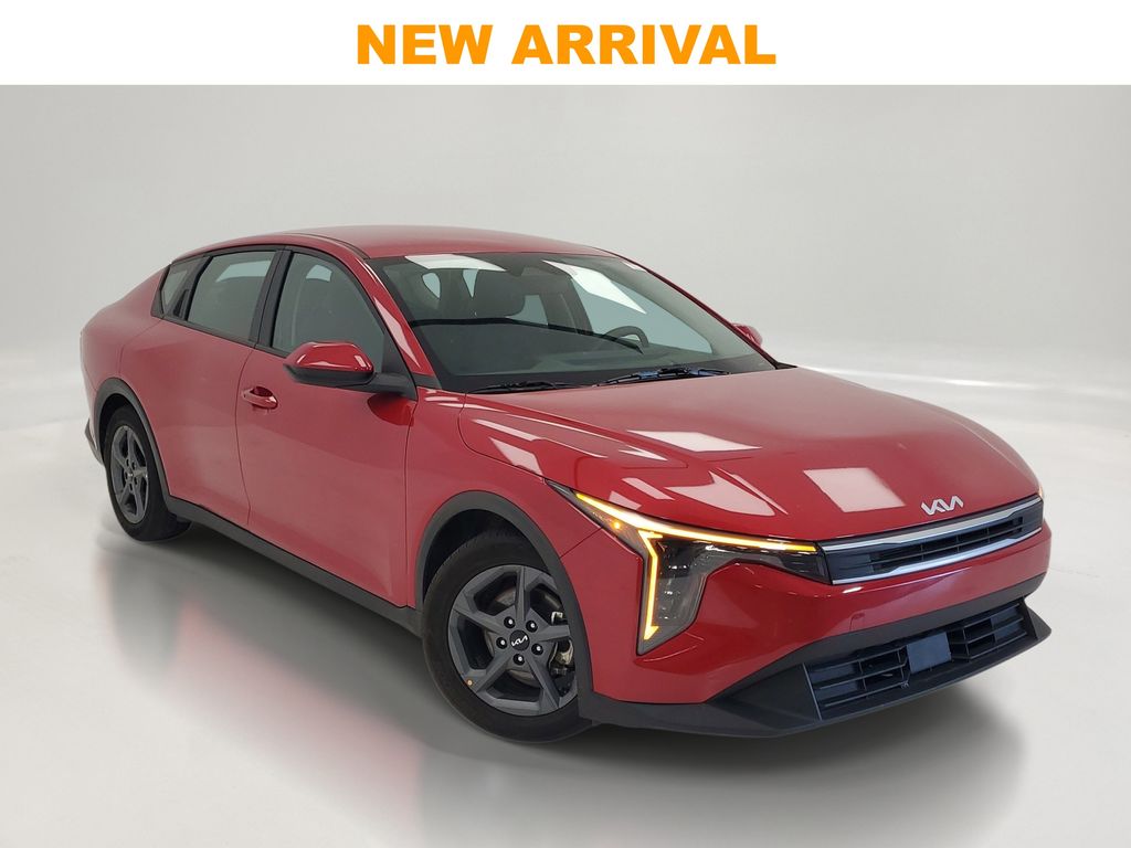 2025 Kia K4 LXS AT's photo