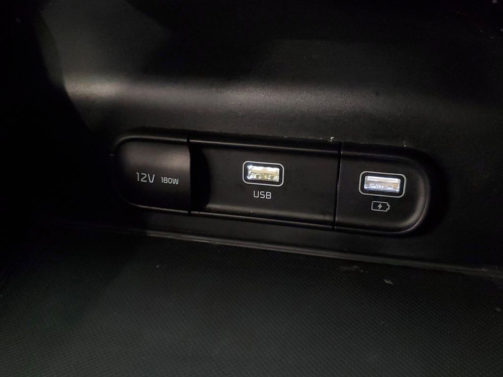 2021 Kia K5 LXS - Photo 23
