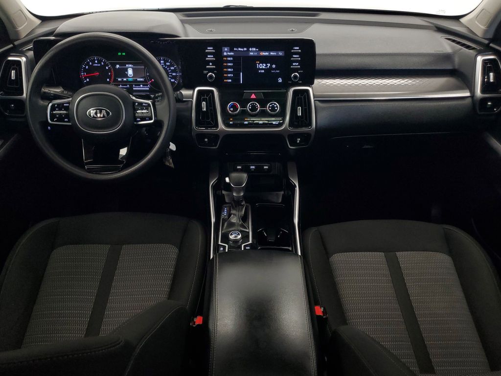 2021 Kia Sorento LX - Photo 11