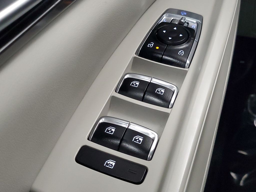 2025 Kia Carnival SX - Photo 16