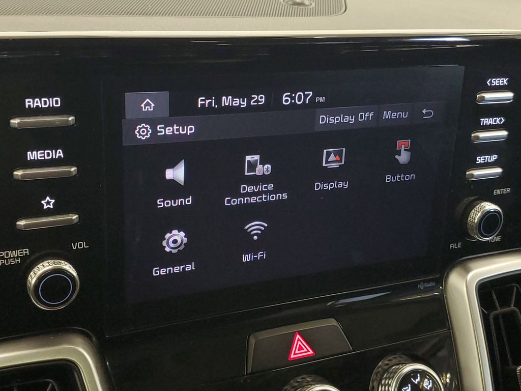 2021 Kia Sorento LX - Photo 18