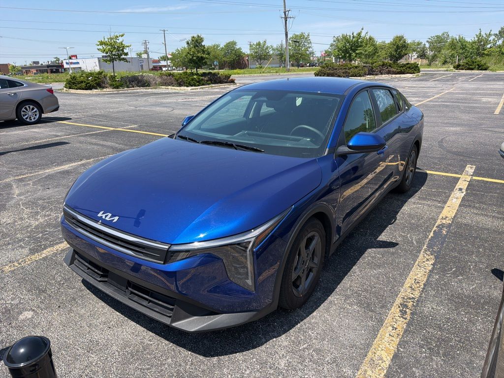 2025 Kia K4 LXS AT's photo