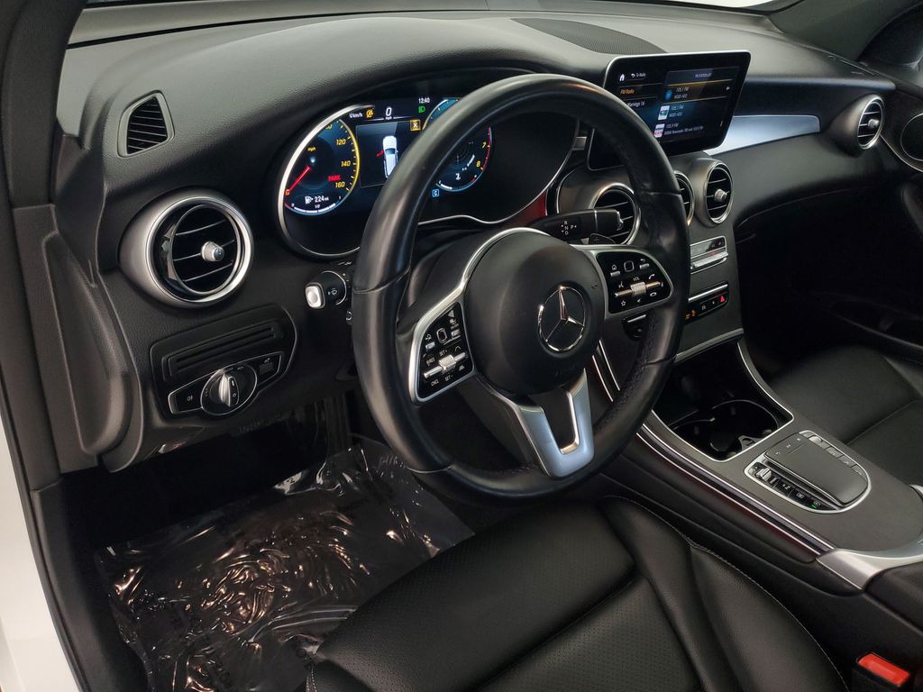2022 Mercedes-Benz GLC GLC300 - Photo 12