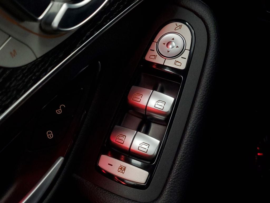 2022 Mercedes-Benz GLC GLC300 - Photo 18