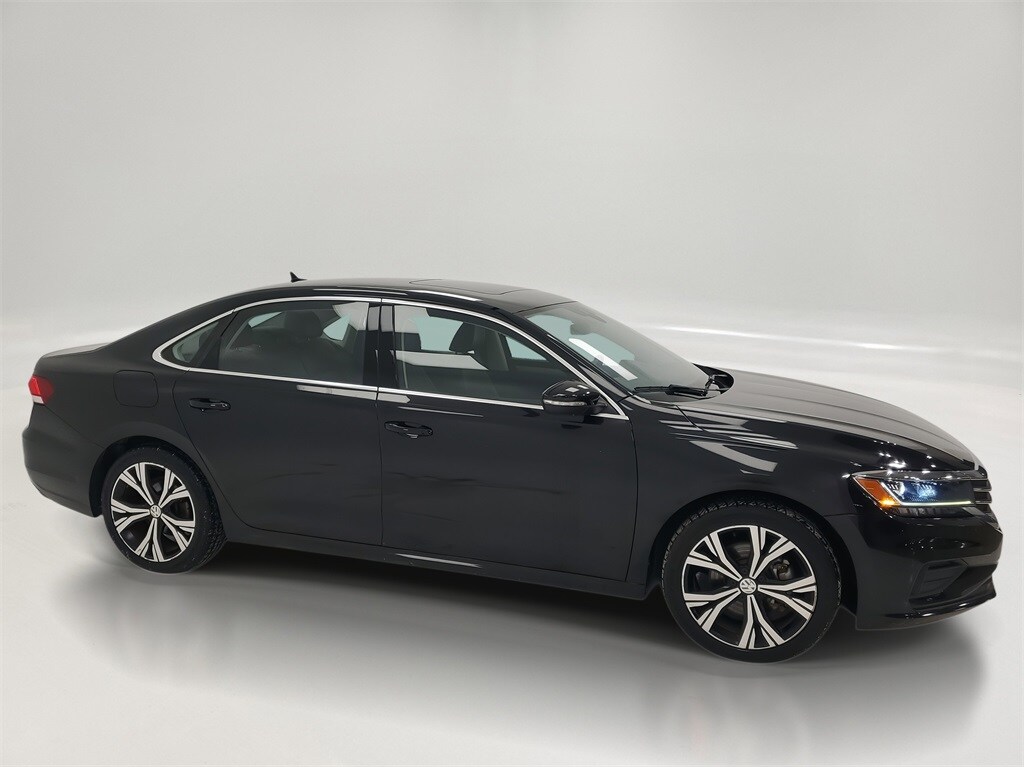 Used 2021 Volkswagen Passat 2.0T SE Sedan