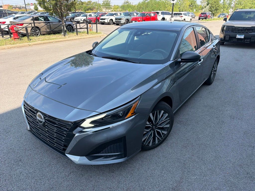 2024 Nissan Altima SV - Photo 3