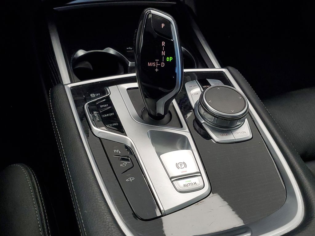 2022 BMW 7 Series 740i - Photo 25