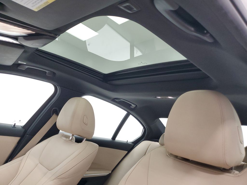 2021 BMW 3 Series 330i - Photo 25
