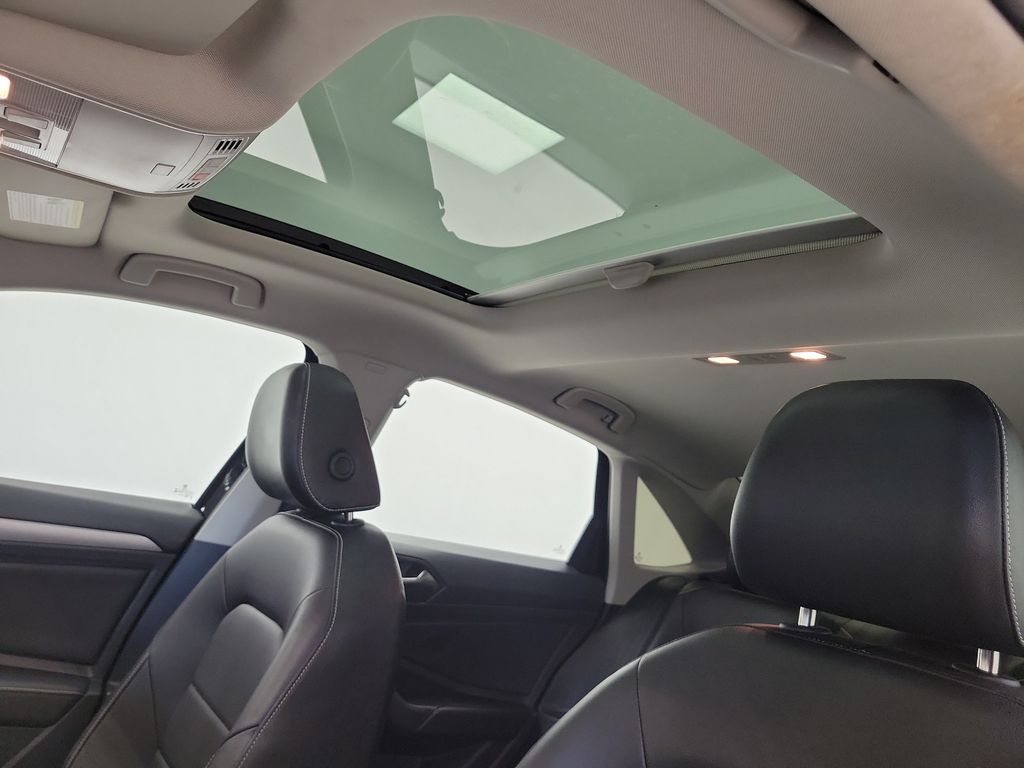 2024 Volkswagen Jetta SE - Photo 24
