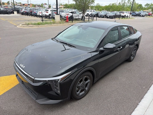 2025 Kia K4 LXS AT's photo