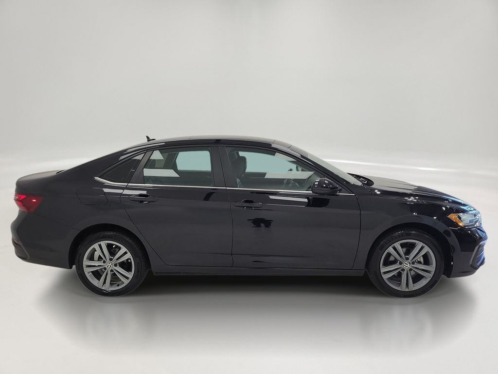 Used 2024 Volkswagen Jetta 1.5T SE Sedan