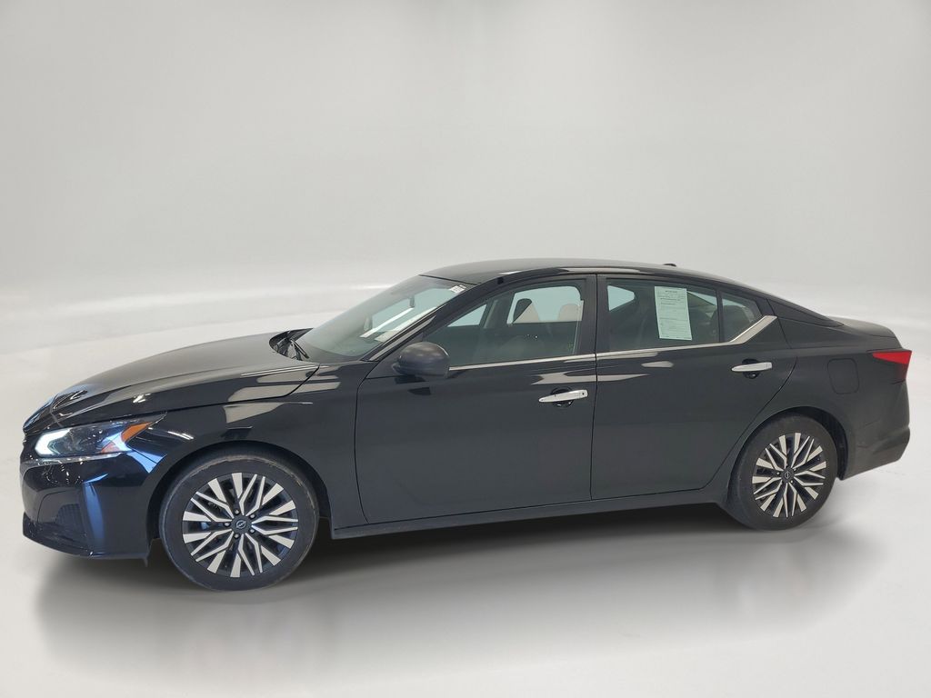 2025 Nissan Altima SV - Photo 4