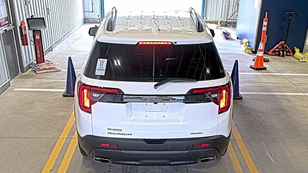 Used 2022 GMC Acadia SLT SUV