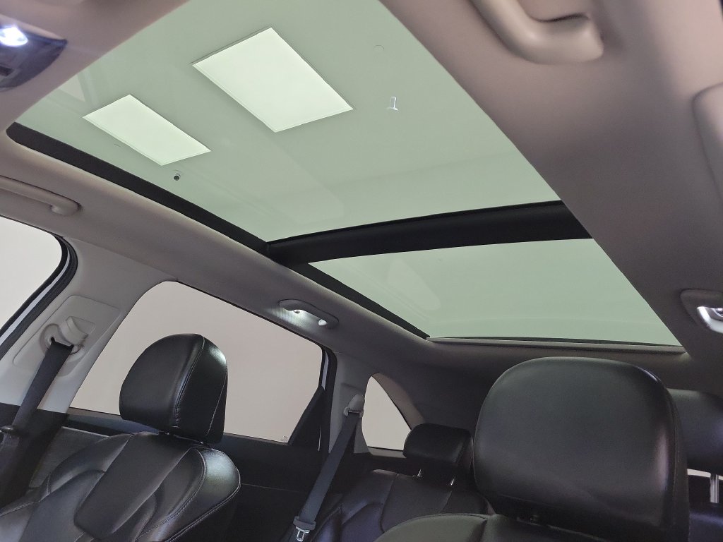 2022 Kia Sorento EX - Photo 22