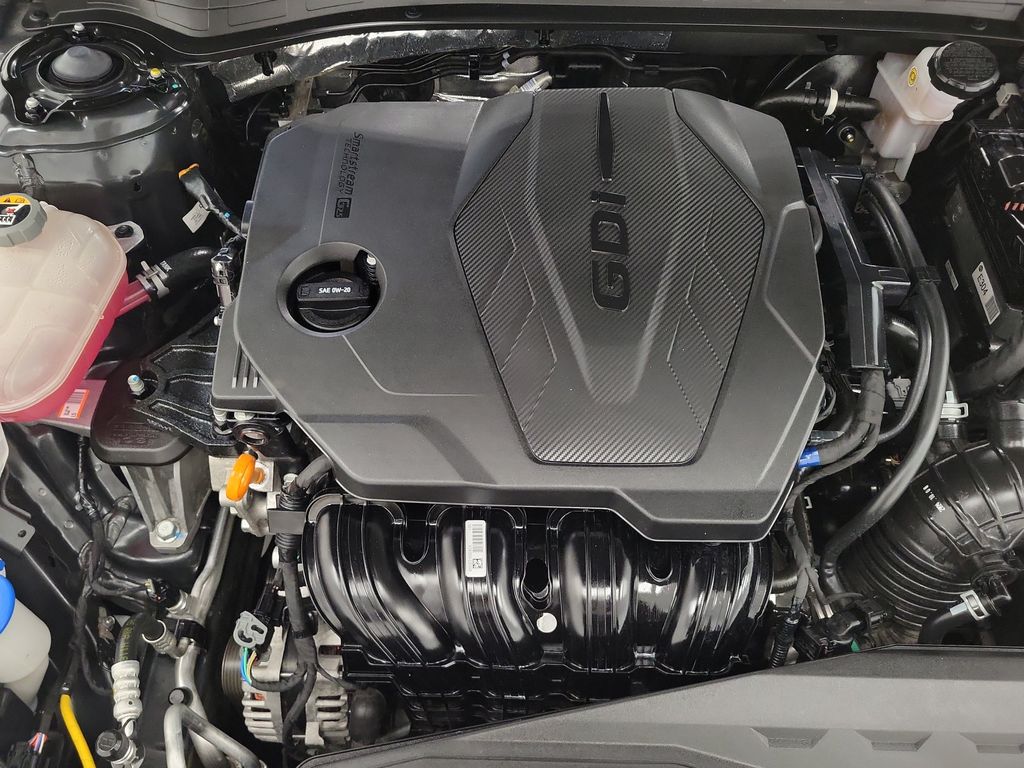 2025 Kia K5 LXS - Photo 9