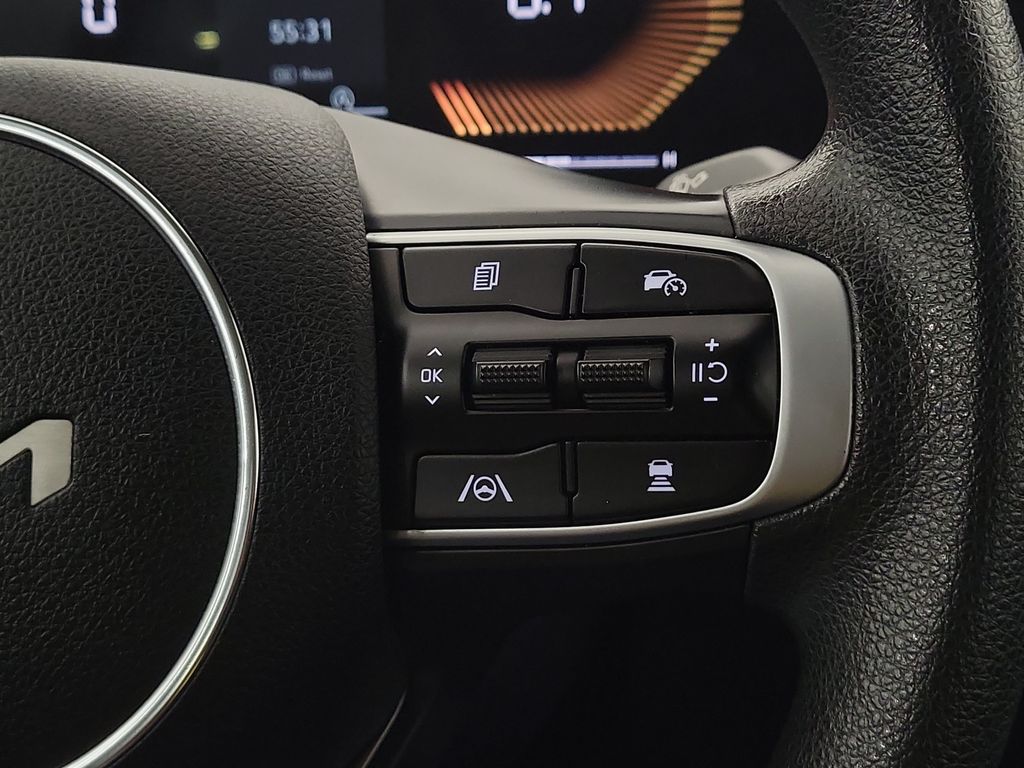 2025 Kia K5 LXS - Photo 16
