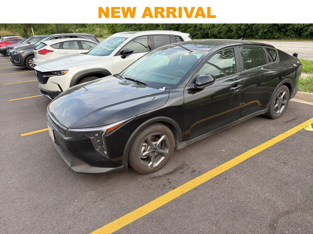 2025 Kia K4 LXS AT's photo