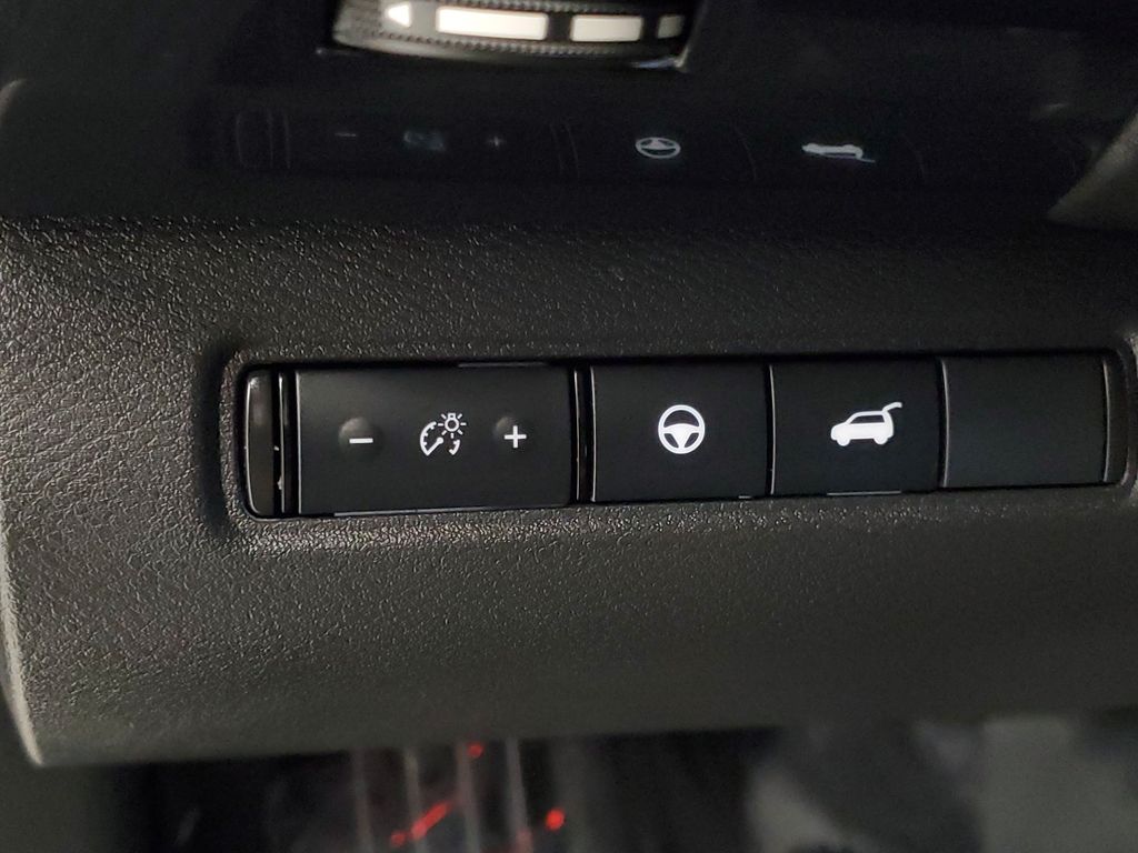 2025 Nissan Pathfinder SV - Photo 13