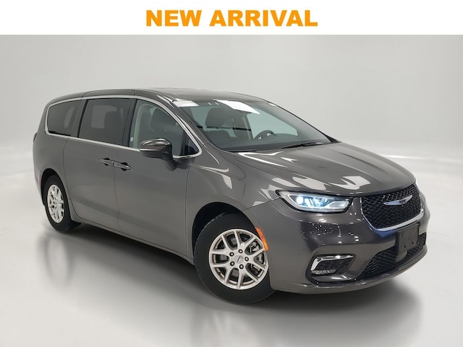 2023 Chrysler Pacifica Touring L Van Passenger Van