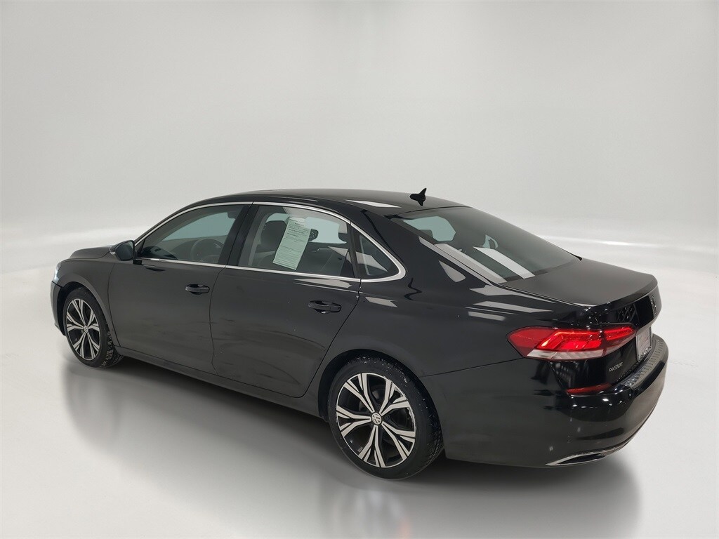 Used 2021 Volkswagen Passat 2.0T SE Sedan