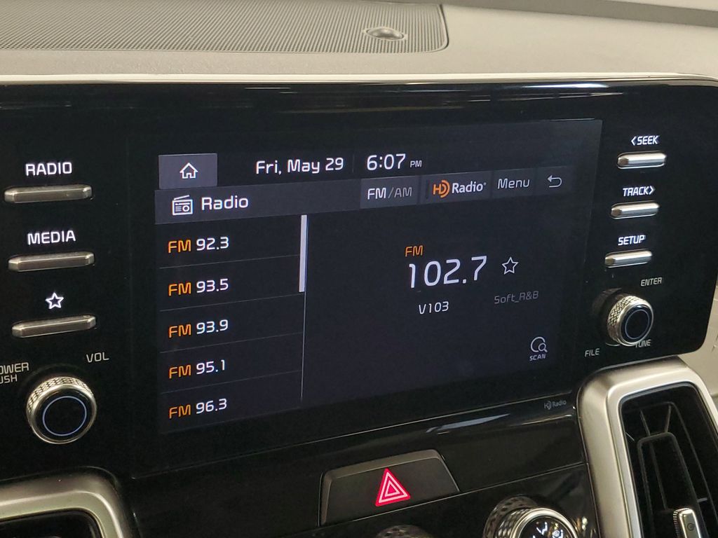 2021 Kia Sorento LX - Photo 16