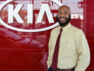 Staff member Jason from 05cd5494032d