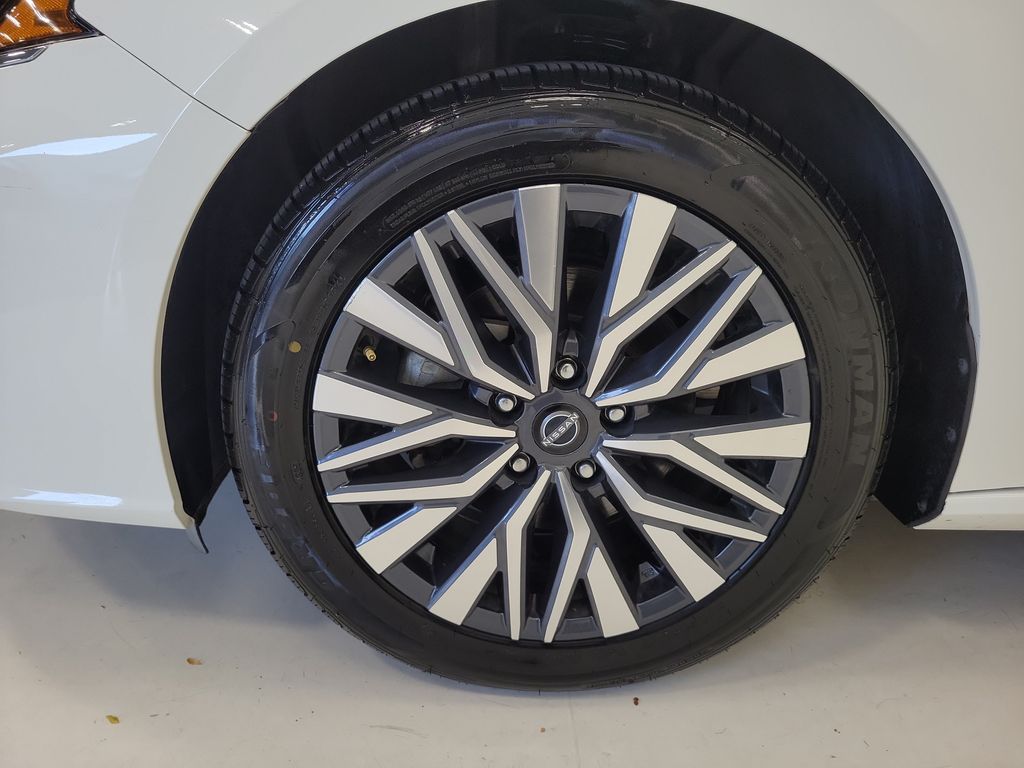 2025 Nissan Altima SV - Photo 7