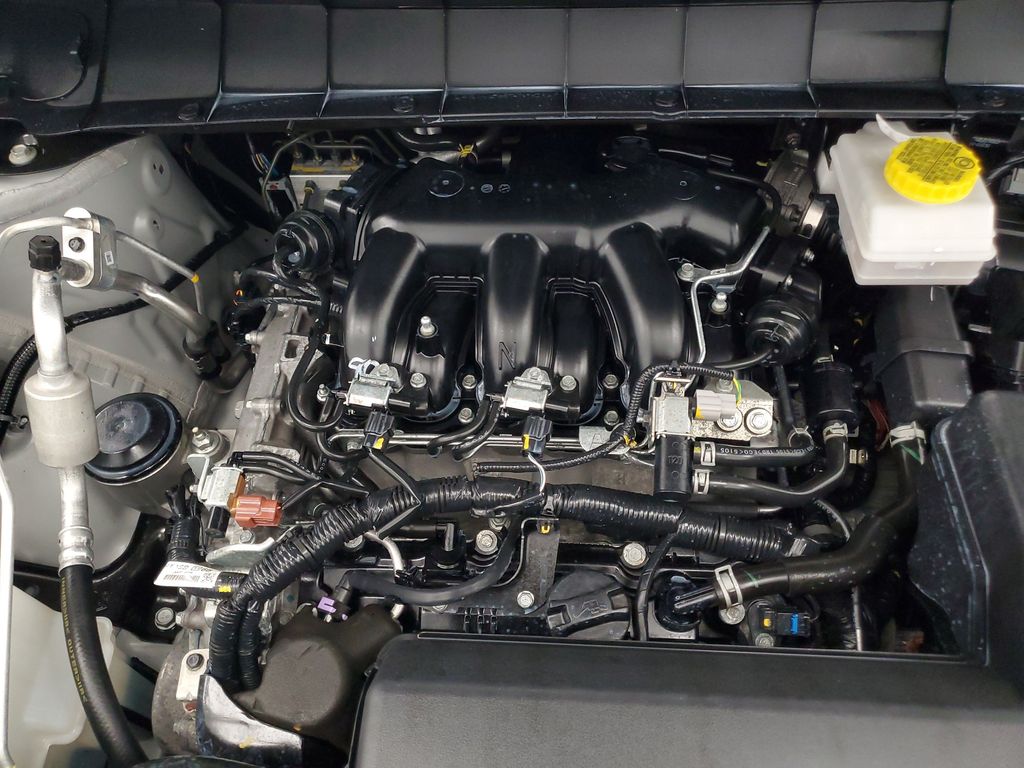 2025 Nissan Pathfinder SV - Photo 9