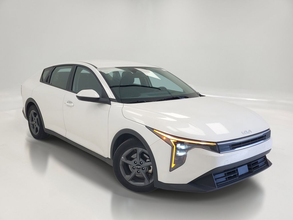 2025 Kia K4 LXS AT's photo