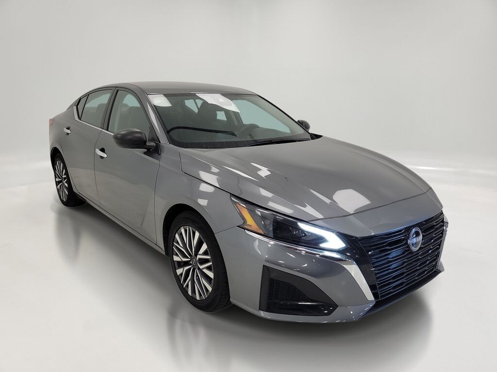 Used 2024 Nissan Altima 2.5 SV Sedan
