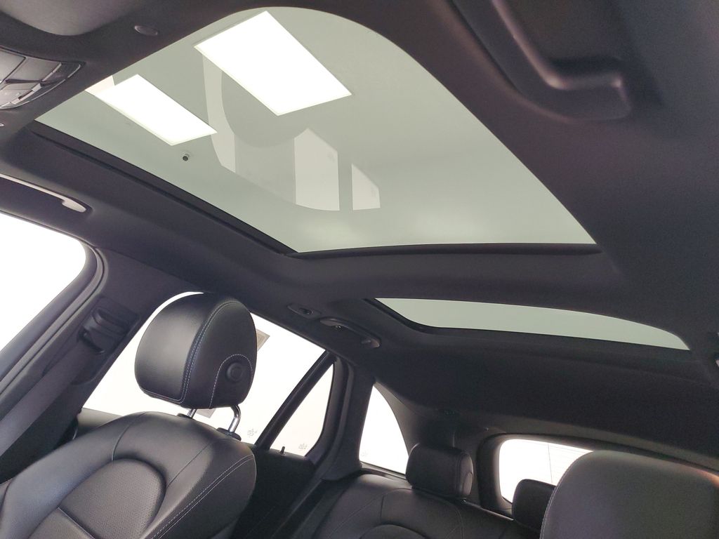 2022 Mercedes-Benz GLC GLC300 - Photo 6