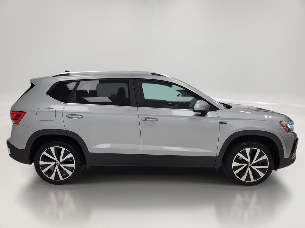 2024 Volkswagen Taos SE - Photo 4
